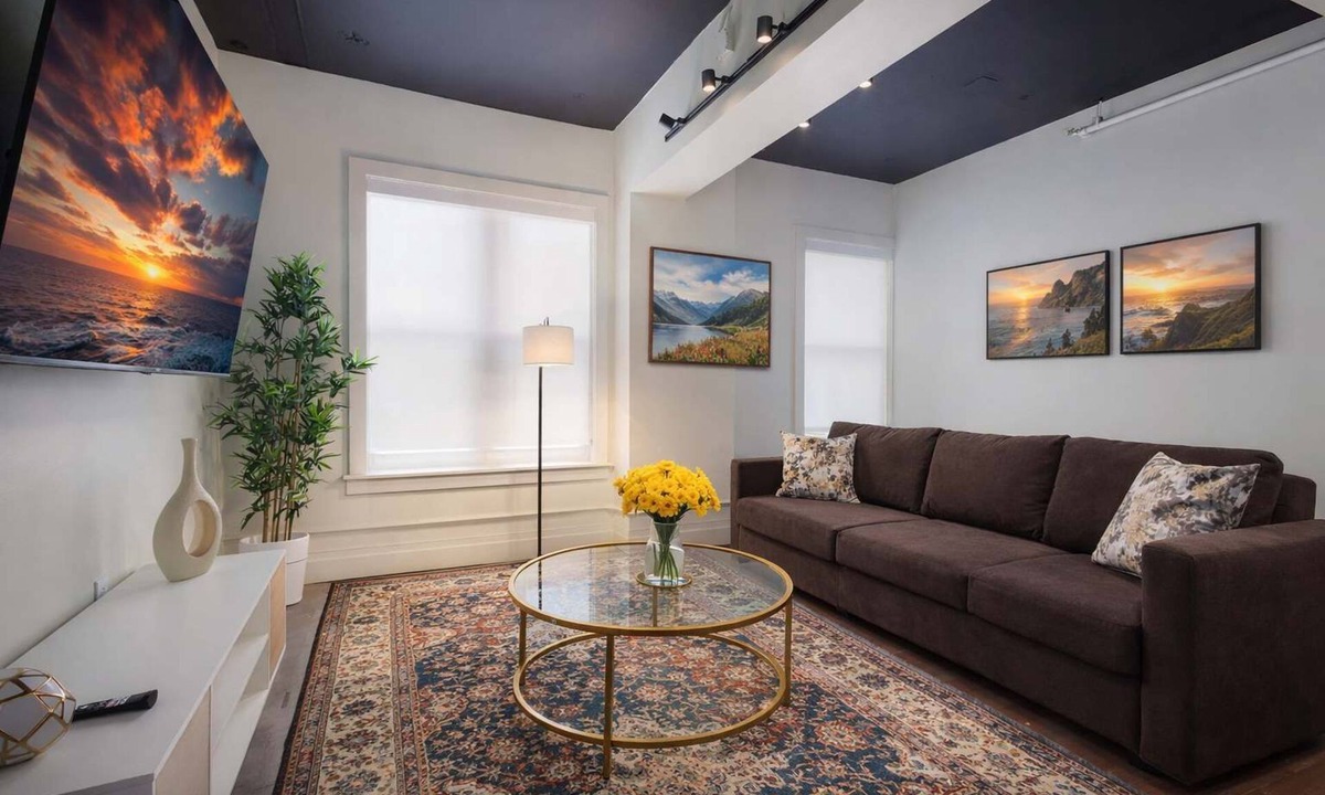 Downtown San Antonio Apartment | Downtown San Antonio 2BR Retreat River Walk Area Gym & Free Garage Parking