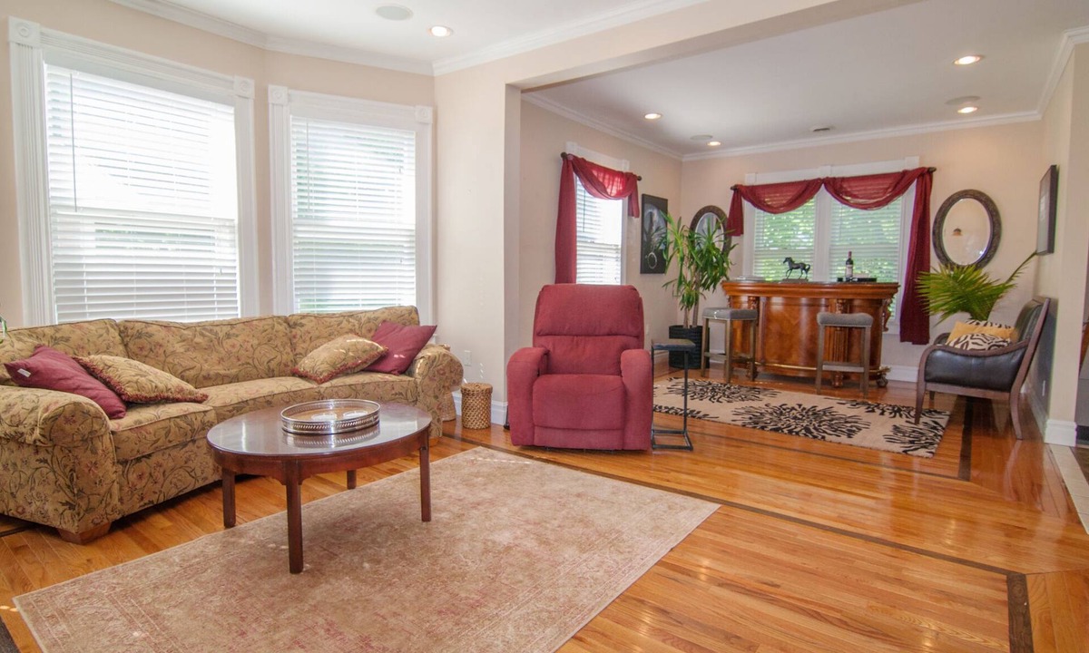 Saratoga Springs Apartment | Downtown Saratoga, Gorgeous Spacious Victorian, Sleeps 6, Pet Friendly