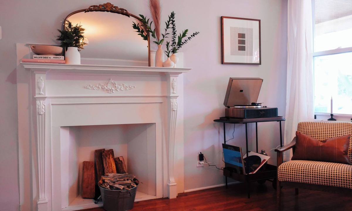 Saugerties House | Downtown Saugerties; Private Backyard with Firepit; Big Kitchen