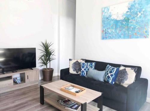 Pacific Terrace Hotel | Downtown SD 2BR Suite Free Parking Conv Center