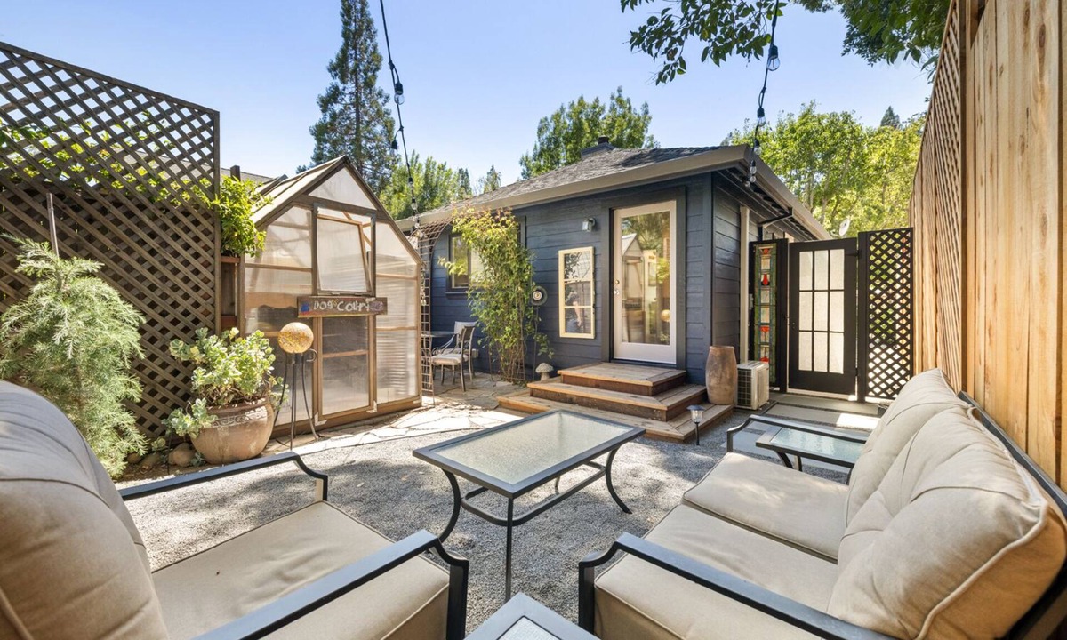 Freestone Apartment | Downtown Sebastopol Studio