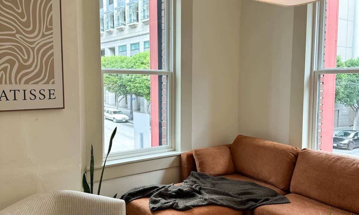 Union Square Apartment | Downtown SF Co-Work Retreat on Ellis-Solstice