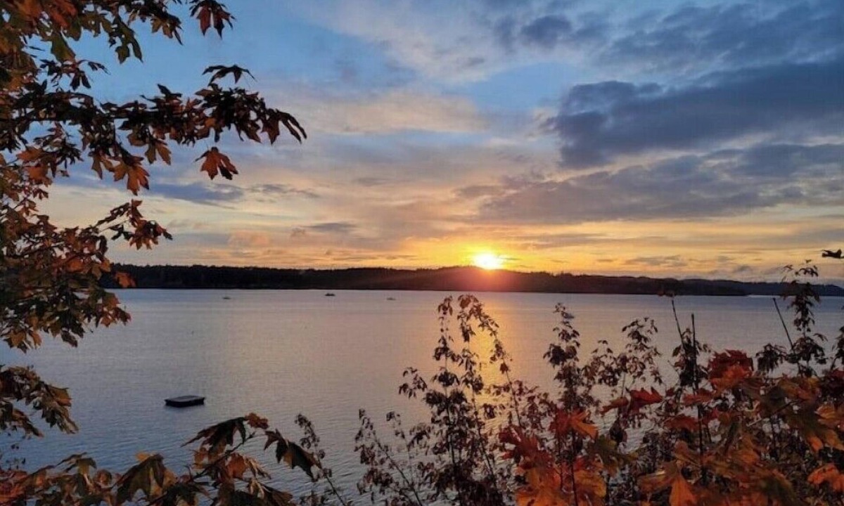 Silverdale House | Downtown Silverdale Waterfront Home!n