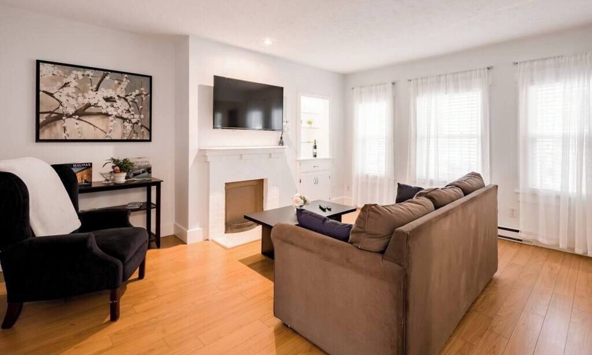 South End Apartment | Downtown South end central suite