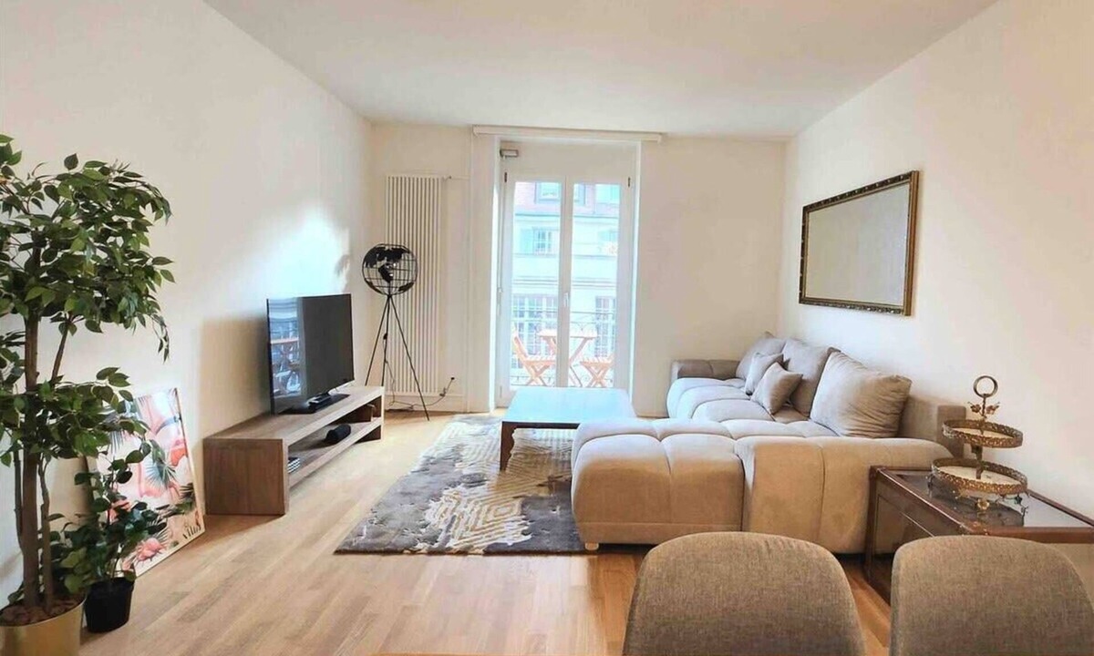 Werd Apartment | Downtown Spacious 2-Bedroom Apartment 4A