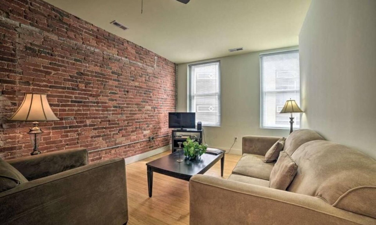 Downtown Baltimore Condo | Downtown Stay Near Harbor & Stadiums