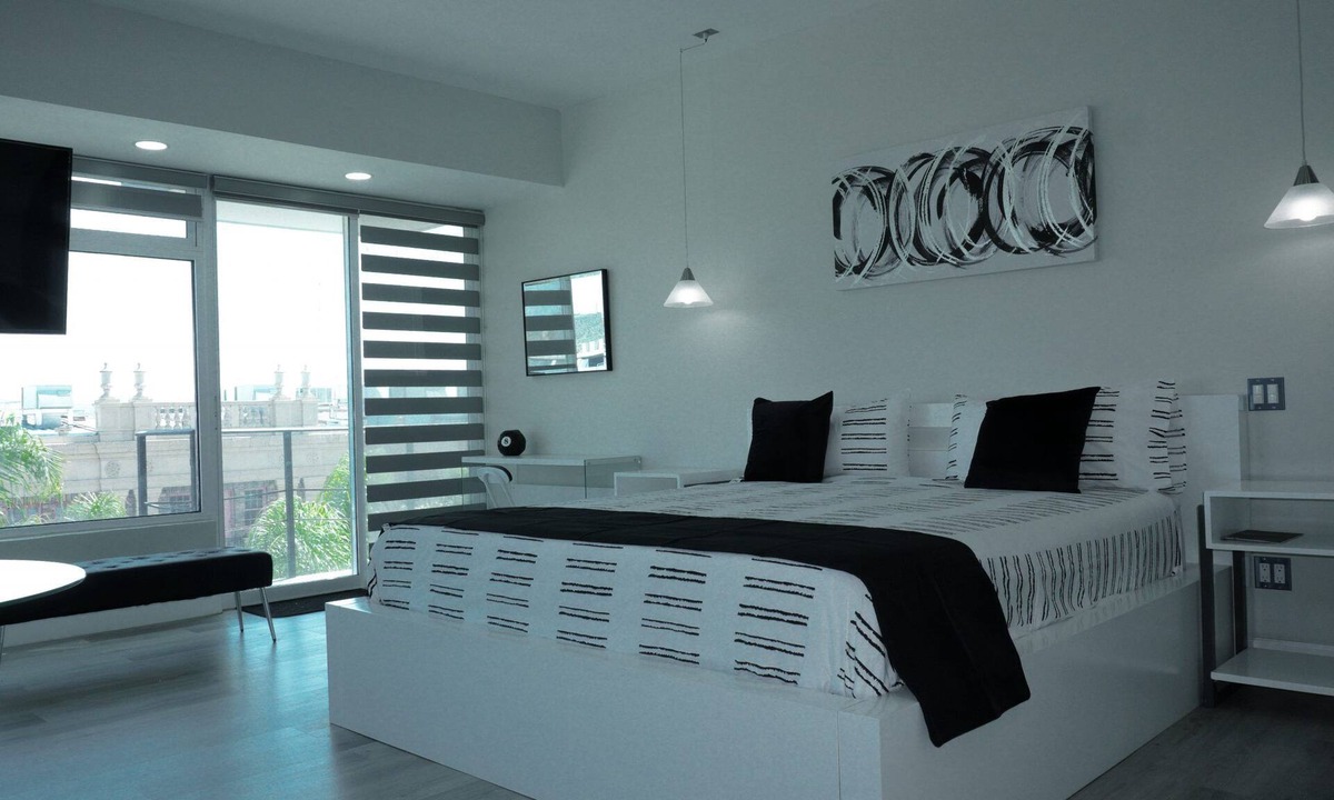 Avenida Revolucion Apartment | Downtown Studio Apartments 1