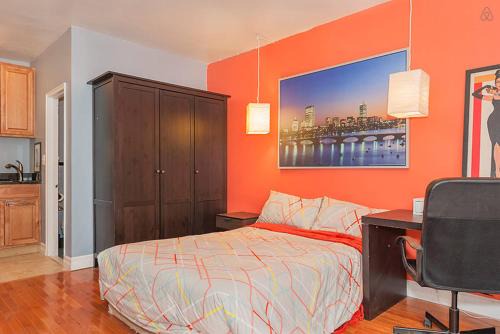 Theatre District Apartment | Downtown Studio Apt, Short Walk To Hospitals