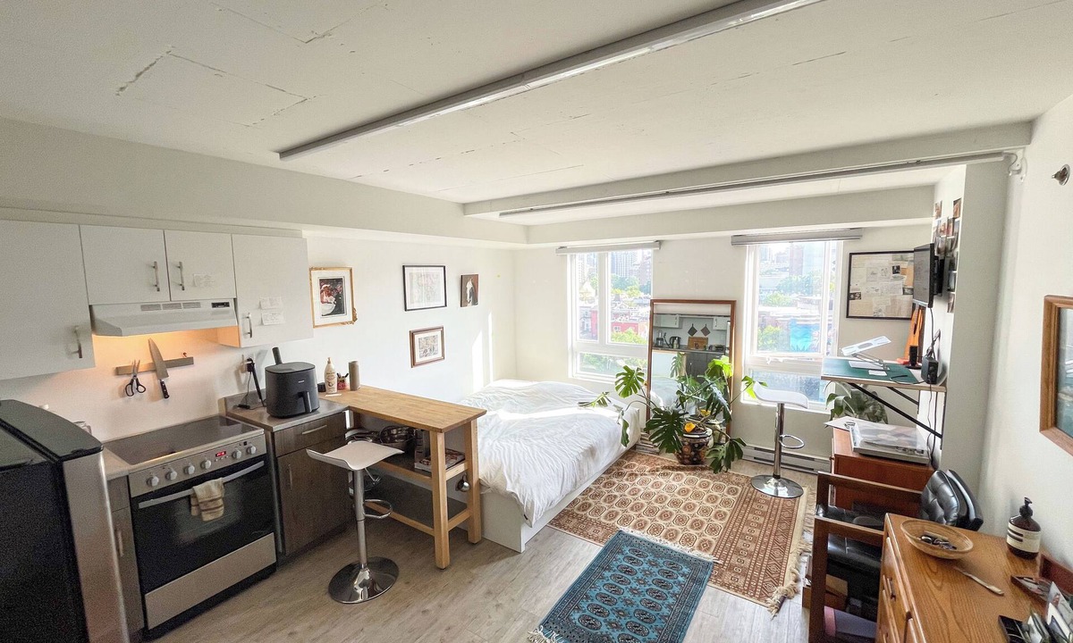 Latin Quarter Condo | Downtown Studio Berri-UQAM Renovated