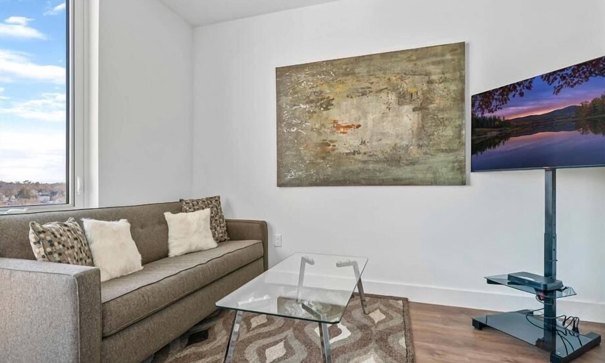 White Plains Apartment | Downtown Studio BR | near MetroNorth Station