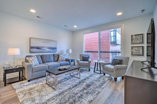 Traverse City House | Downtown Traverse City Condo: 32 Mi to Ski Slopes!