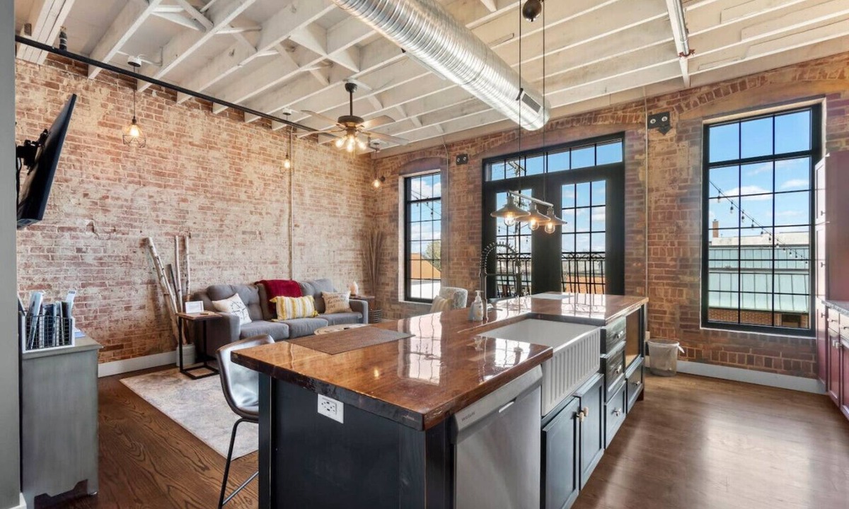 Perryville Apartment | Downtown Urban Loft above Restaurant