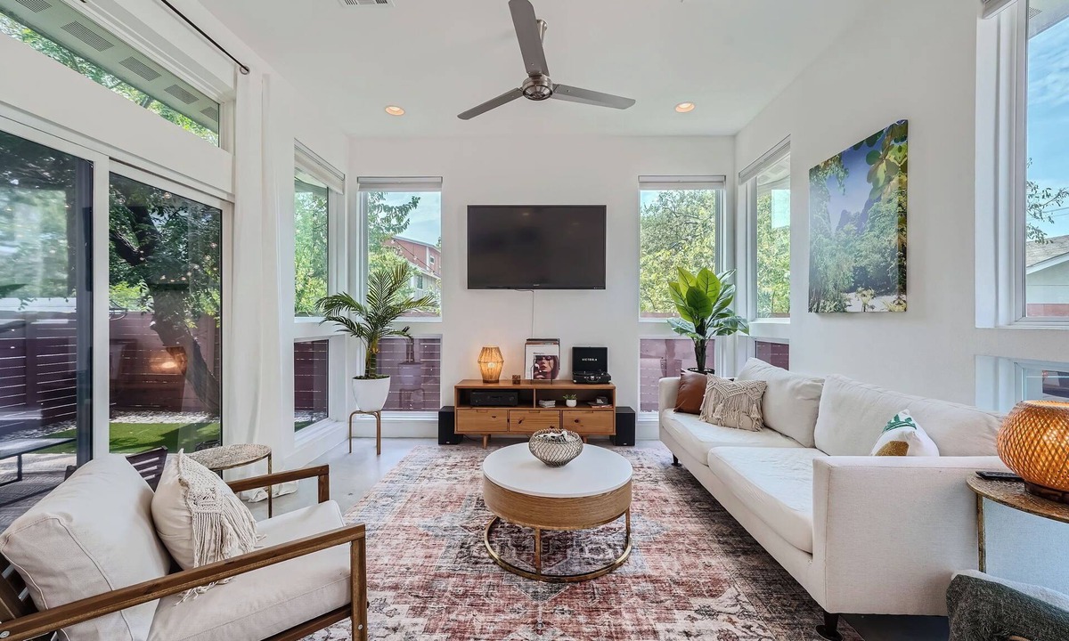 Highland House | Downtown Vibes with Backyard Bliss - WFH Friendly
