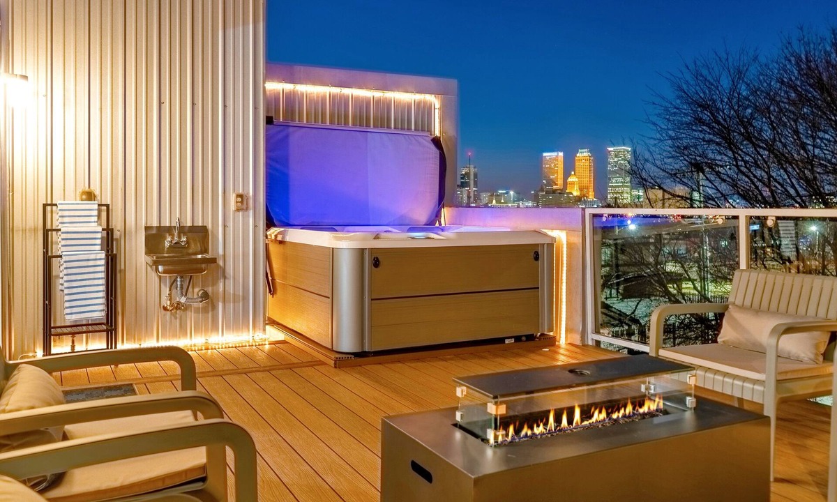 Cherry Street Condo | Downtown View @ Cherry Street