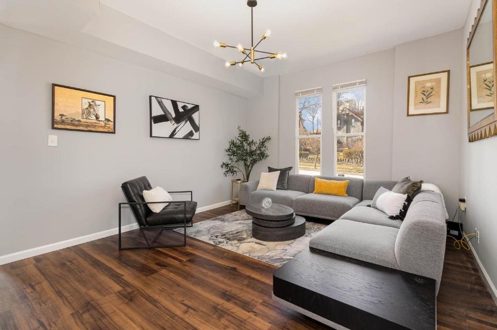 East Price Hill House | Downtown Views-Prime Location!