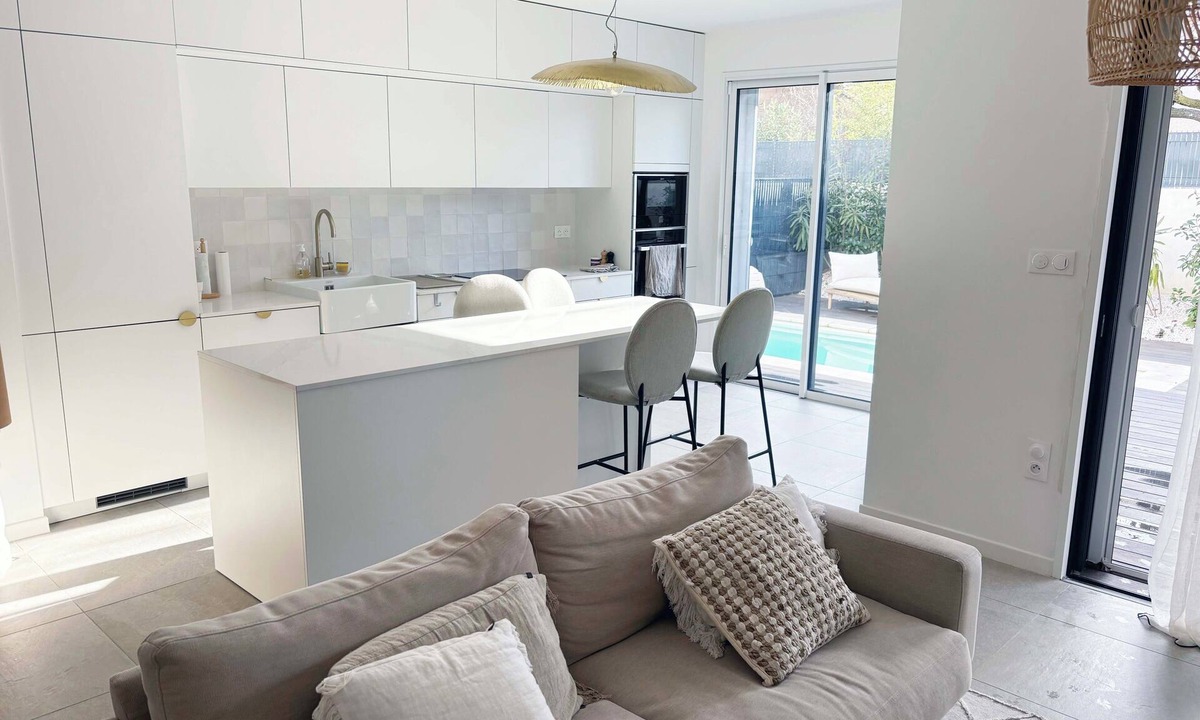 Aiguerelles Villa | Downtown villa with pool