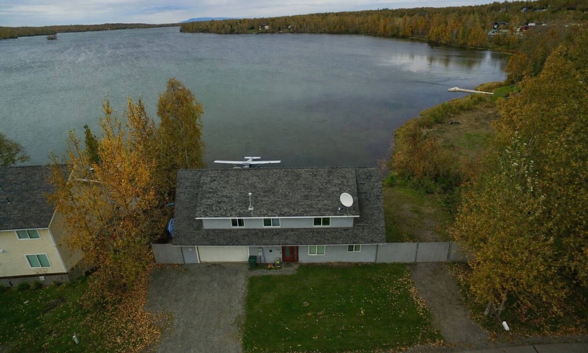 Wasilla House | Downtown Wasilla Lakefront Home w/private dock