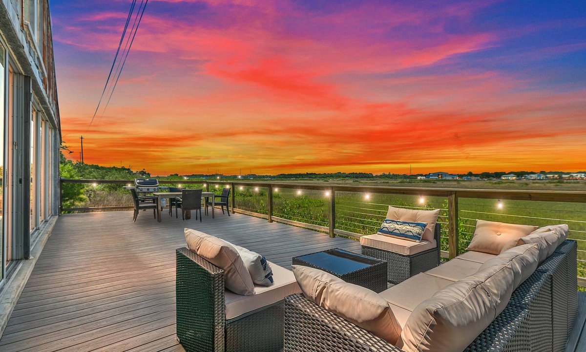 Downtown Historic District House | Downtown Waterfront Old Recycling Plant Loft