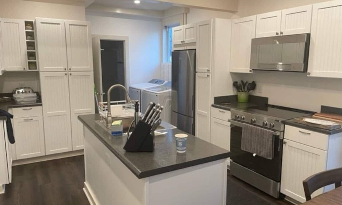 Williamstown Apartment | Downtown | Waterfront | Walk to Shops