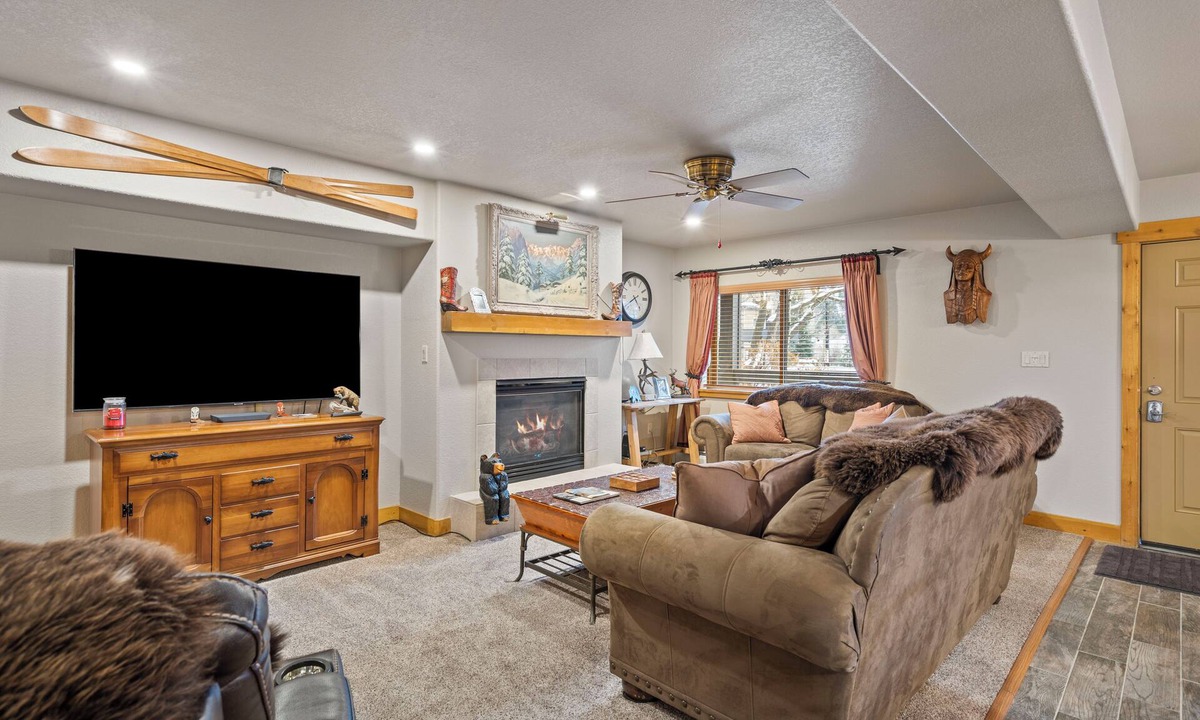 Downtown Steamboat Springs Condo | Downtown Western Oasis - Walking Distance To Everything! OLD TOWN RESIDENCES!