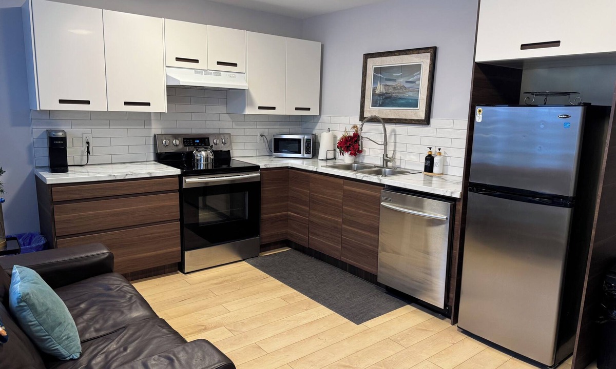 Downtown St. John's Apartment | Downtown YYT 1 Bedroom Pet Friendly-mins to Night Life