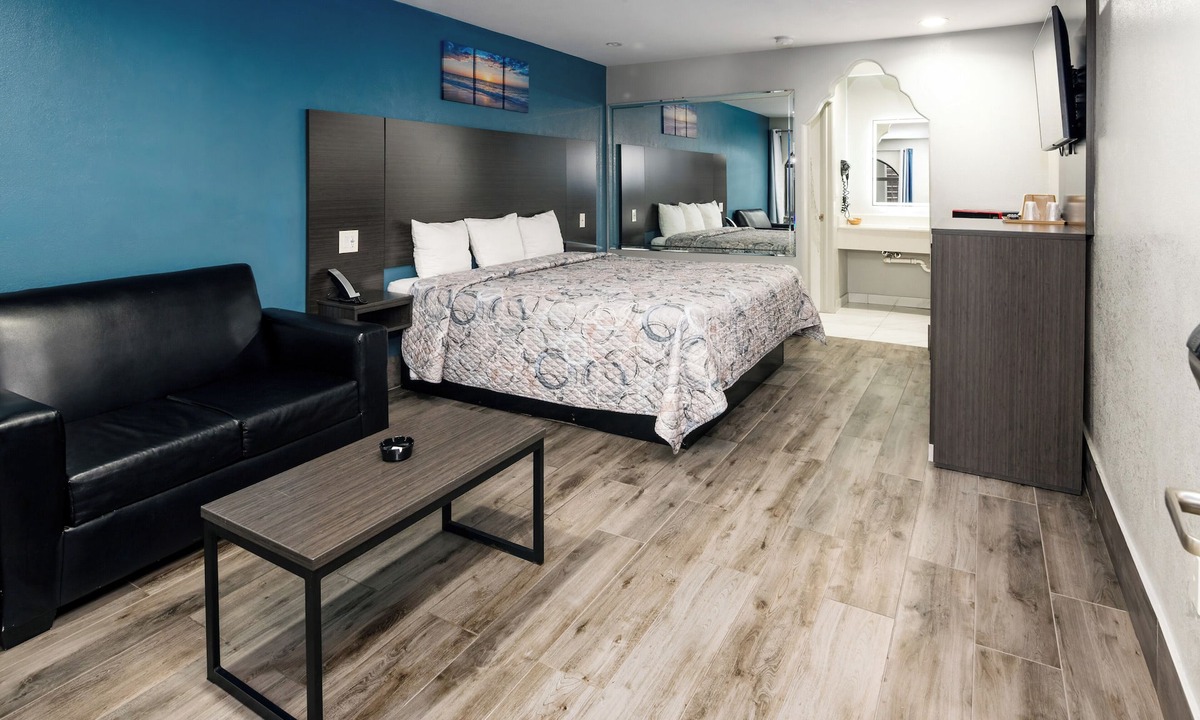 Midtown Hotel | Downtowner Inns - Houston Downtown