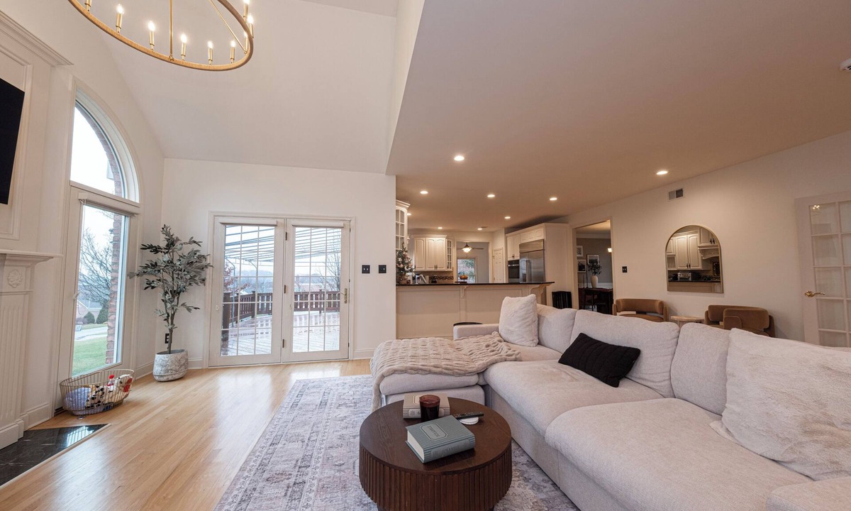 Canonsburg House | Draft Weekend Dream Home — Sleeps 8–10