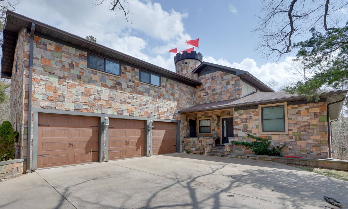Camdenton House | Dragon Castle w/Swimming Platform at Lake Ozarks