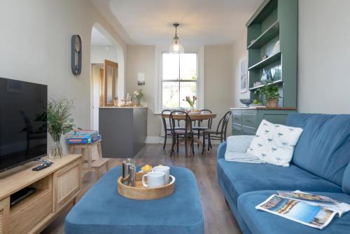 Topsham House | Dragonfly Cottage