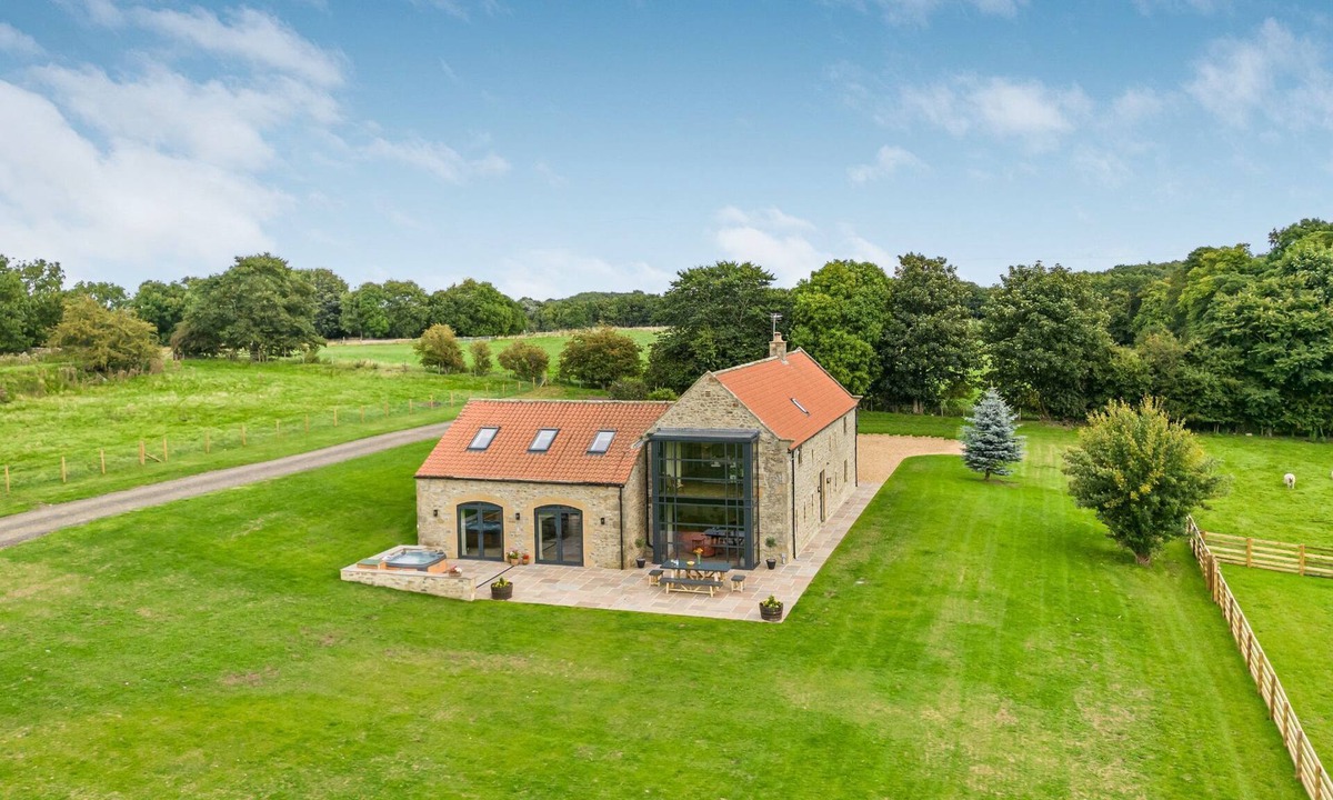 Richmond Cottage | Dragonfly - Holiday At Home