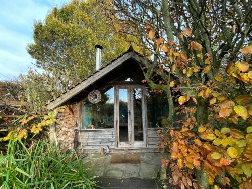 Buckton Cabin | Dragonfly Lodge