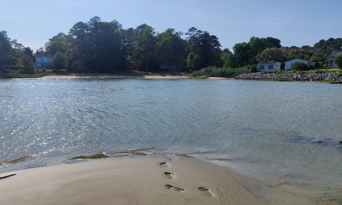 Reedville Cottage | "Dragonfly" Waterfront Cottage on Chesapeake Bay