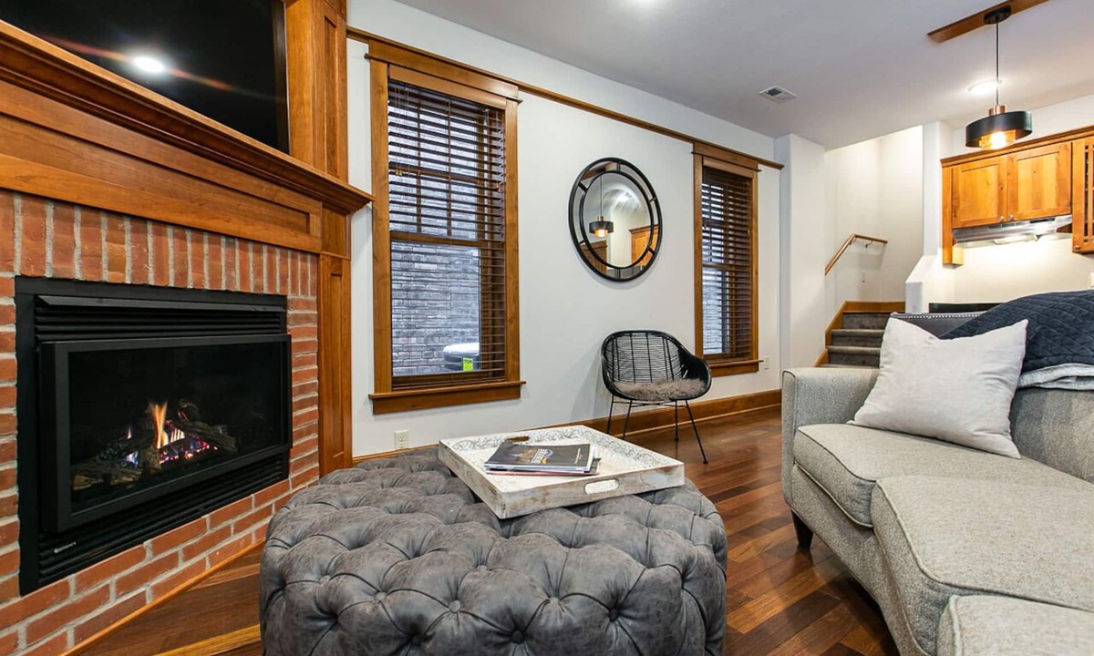 Dubuque Apartment | Drake House: The Loft (Private Hot Tub)