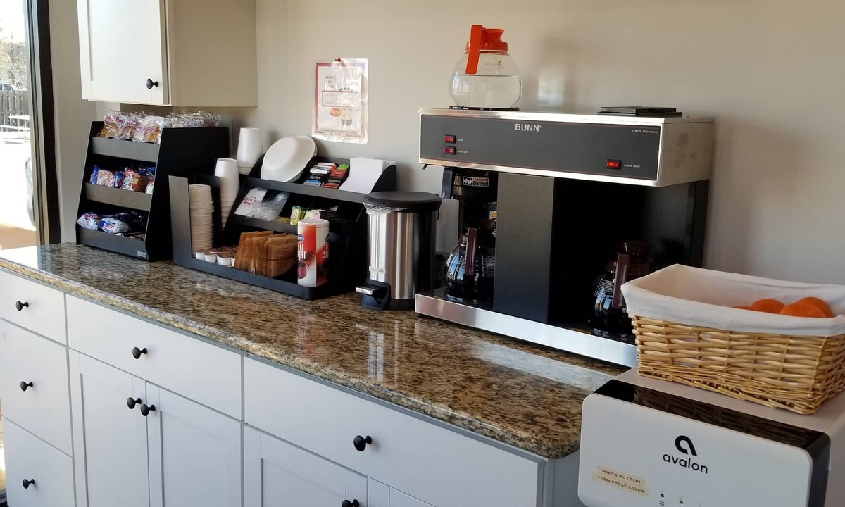 Hendersonville Hotel | Drakes Creek Inn