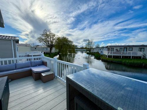 South Cerney Ski Chalet | Drakes View Dog friendly chalet