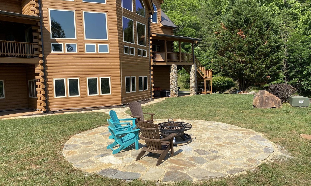 Franklin House | Dramatic Remodeled Log home with everything!