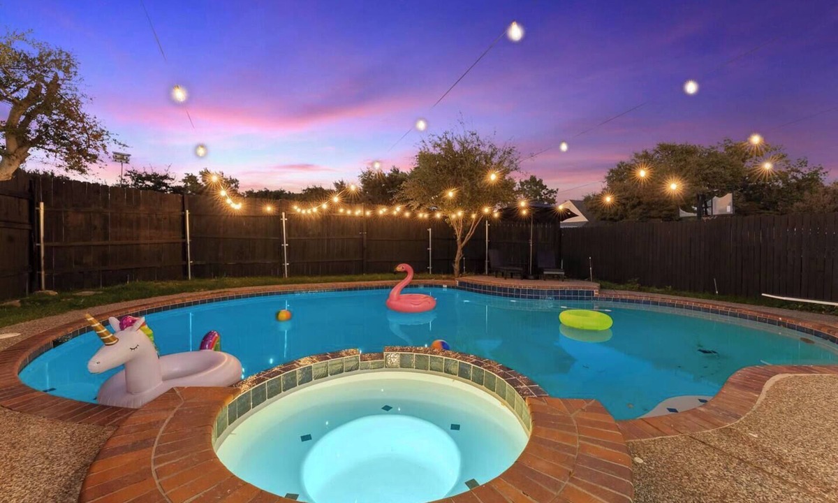 Carrollton House | Dream GetAway/Pool+HotTub+Games+Pet Friendly
