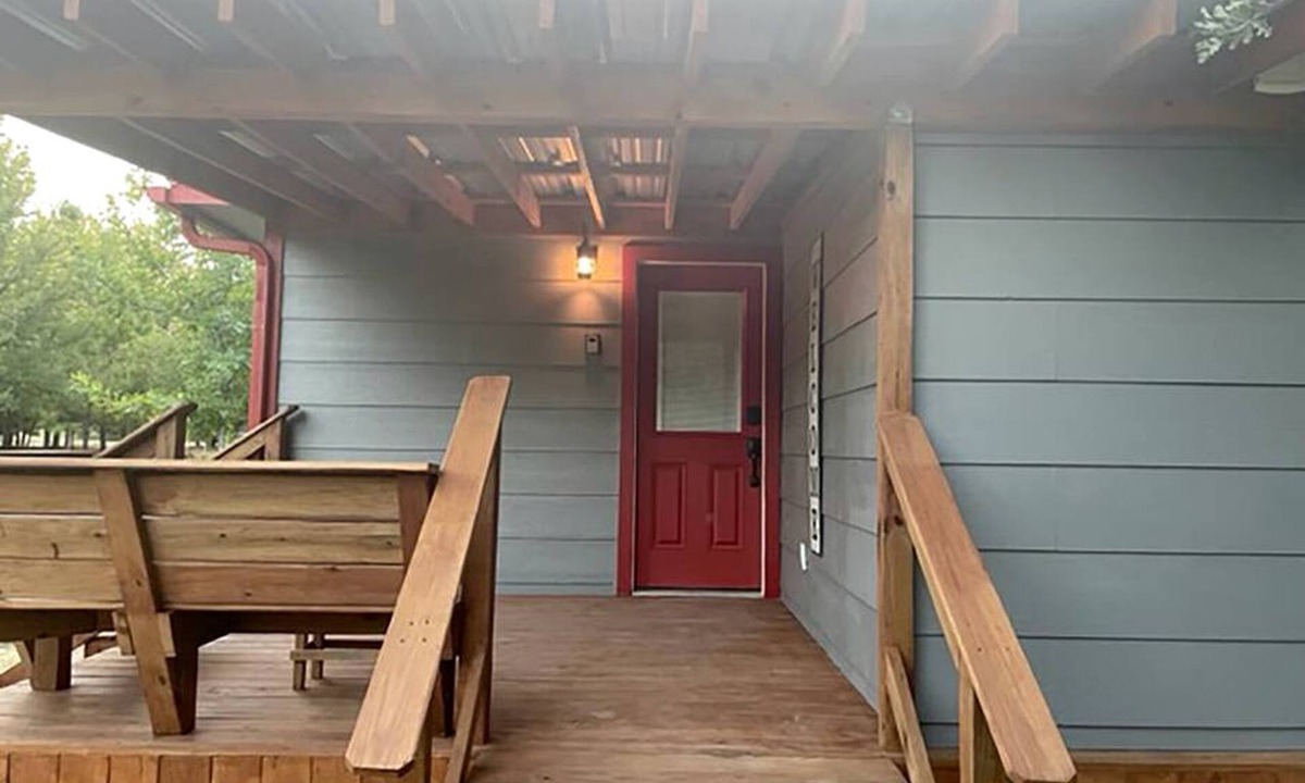 Bastrop House | Dream Glamping in Texas in this Cozy, Pet-Friendly Cabin in Bastrop