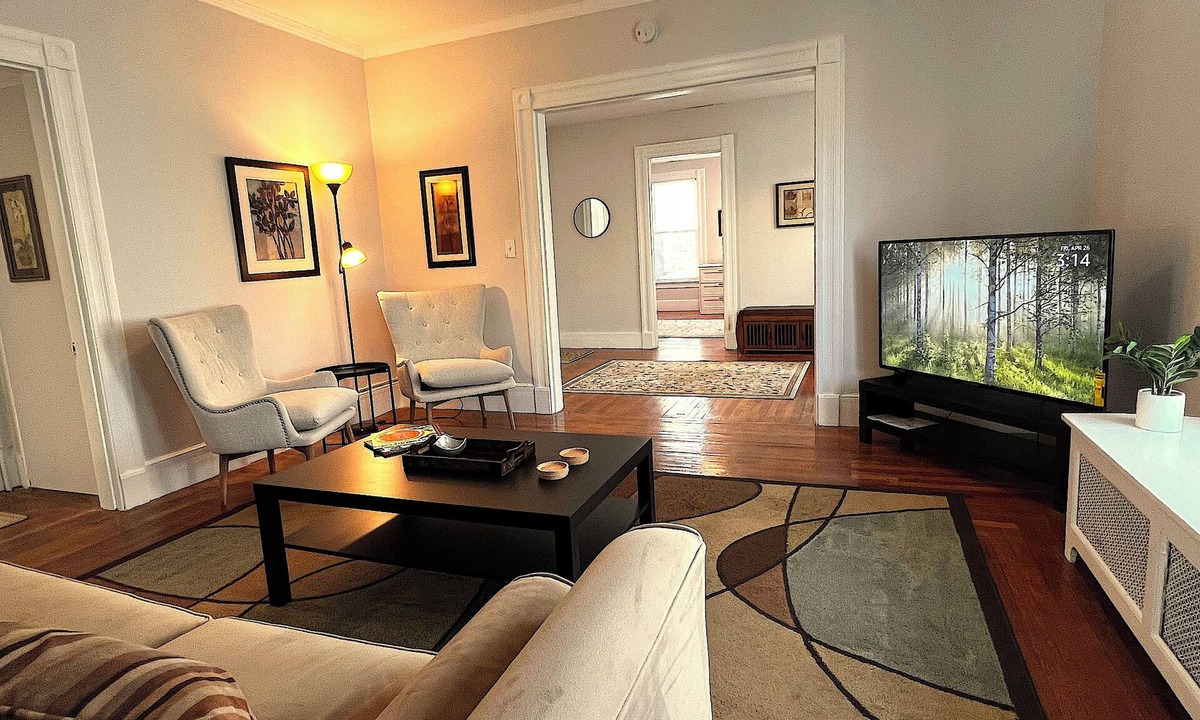 Dwight Apartment | Dream Home Haven