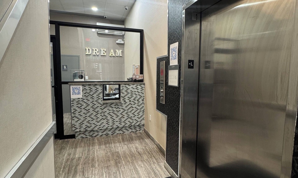 South Side Hotel | Dream Hotel Bronx