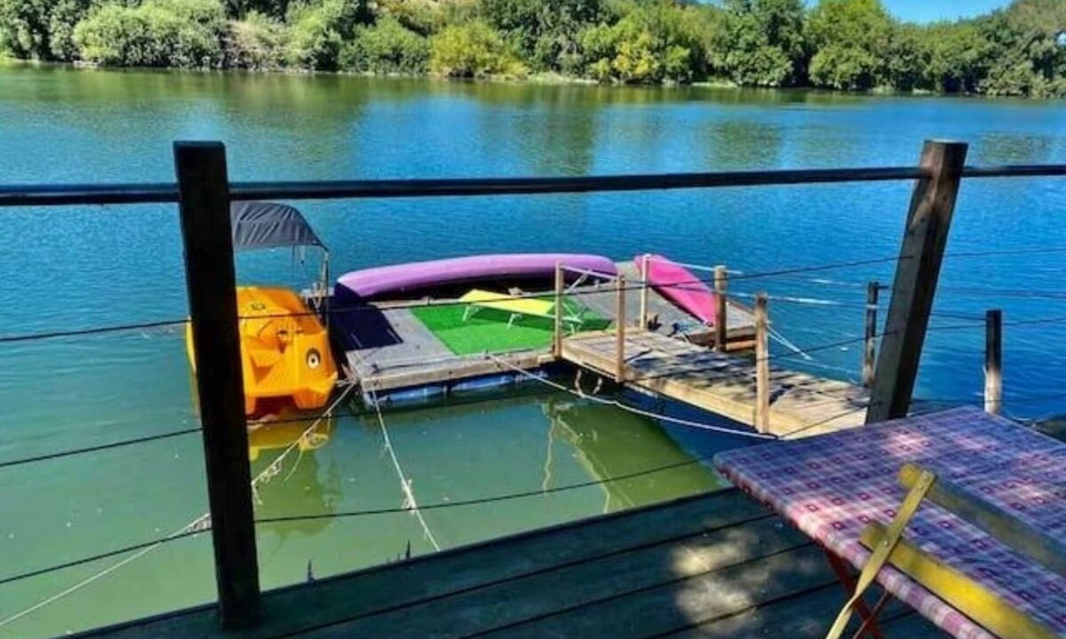 Cleon Cottage | dream stay on the river with Kayak Boat Bicycles Close to Paris both world
