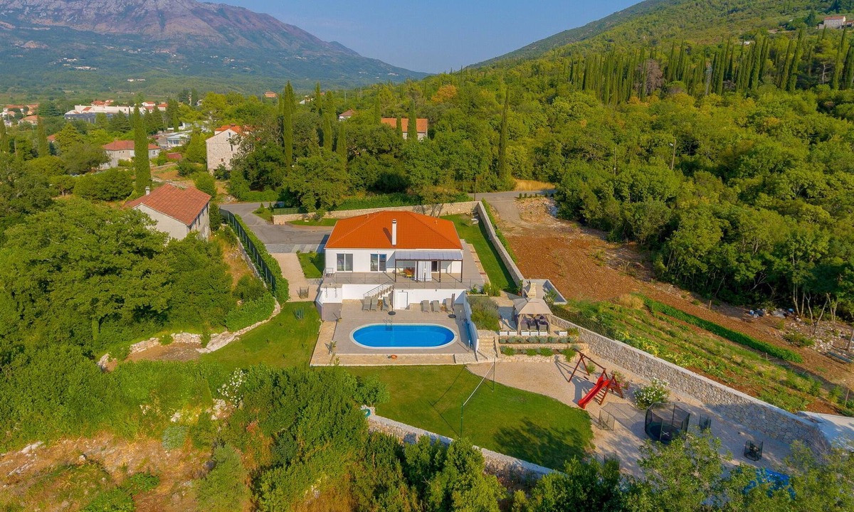 Gruda House | Dream vacation home “Summer Paradise