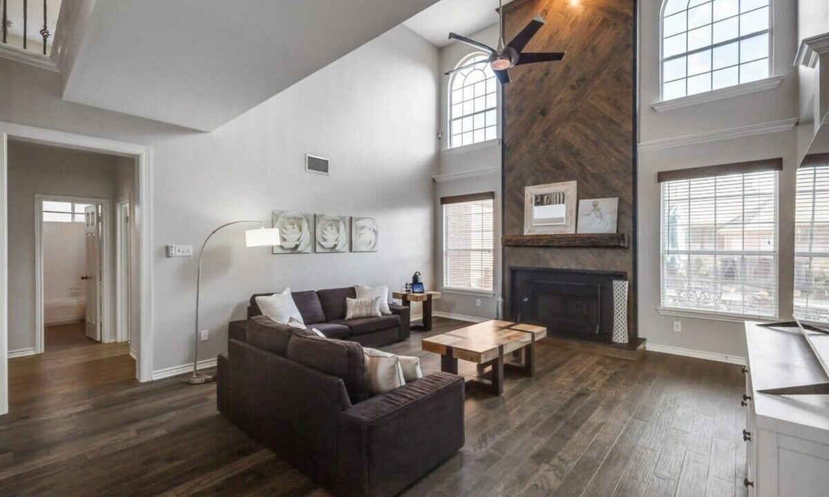 Plano House | Dream Vacay in Central Plano - Pool & Grill