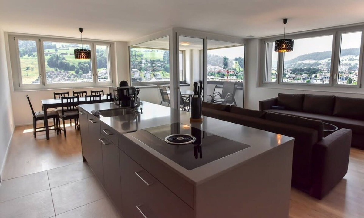 Kriens Apartment | Dream View Apt With Homecinema Netflix Loggia