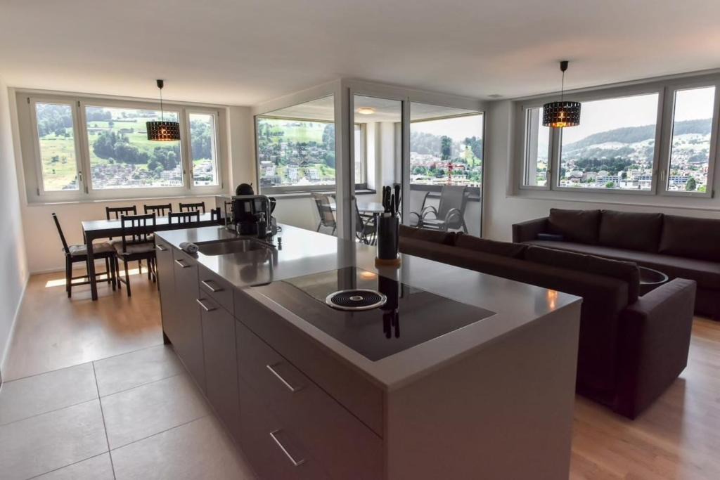 Kriens Apartment | Dream View Apt With Homecinema Netflix & Loggia