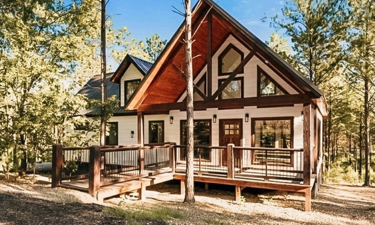 Broken Bow Cabin | Dreamcatcher Cottage- A Luxurious Romantic Escape in Hochatown