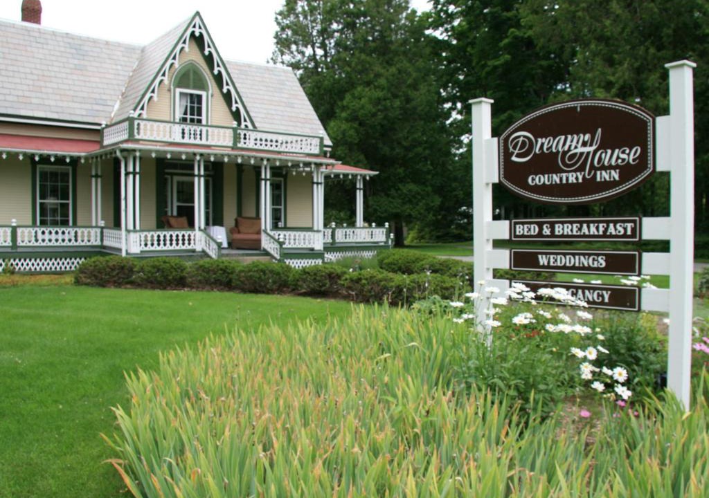 Bristol Bed & Breakfast | DreamHouse Country Inn
