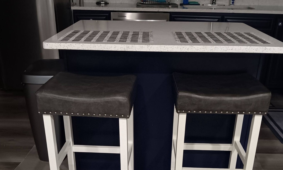 Conyers Apartment | Dreaming in Blue