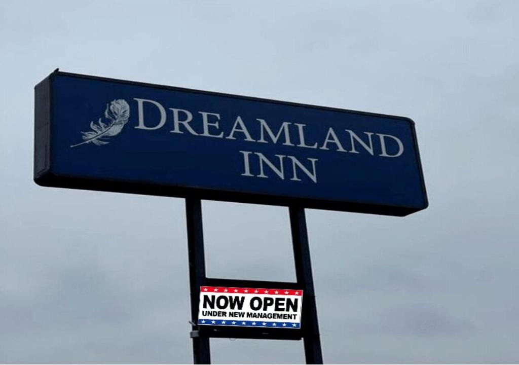 Marion Other | Dreamland Inn