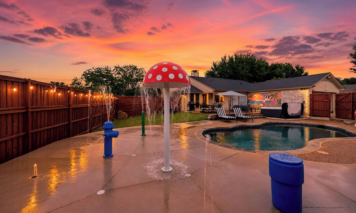 Frisco House | Dreamscape – Heated Pool, Spa, Splash Pad, Mario Room, Outdoor Projector